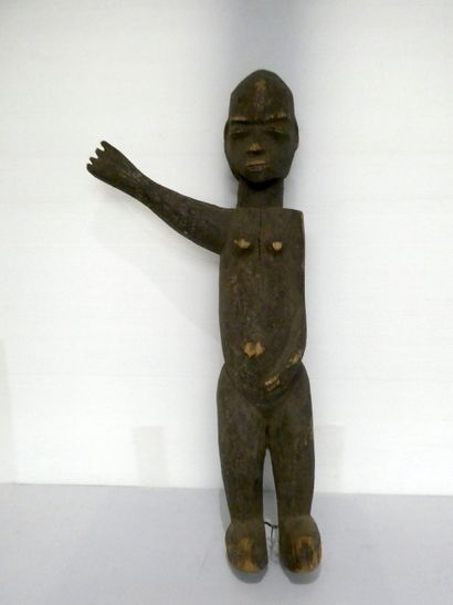 null Sujet africain en bois figurant un homme

Manque un bras.

H. : 59cm