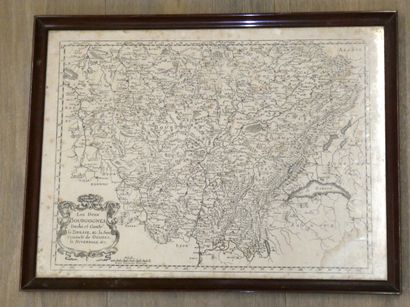 null "Les deux Bourgogne"

Carte géographique imprimée en noir encadrée sous verre...