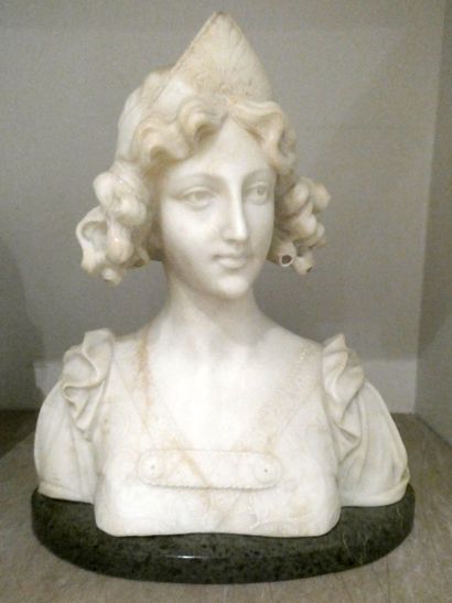 null Adolfo CIPRIANI (act.1880-1930)

Buste de jeune femme coiffée d’un diadème,...