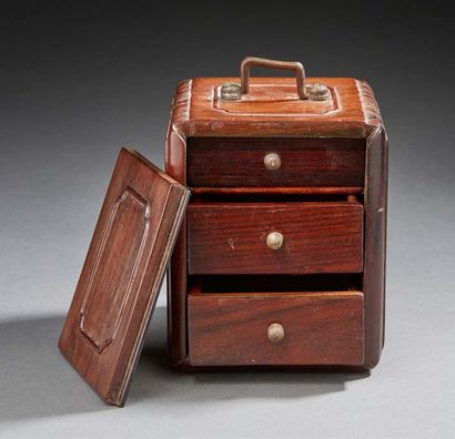 CHINE Small travel cabinet in precious wood (rosewood) with a sliding shelf opening...