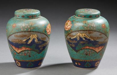 JAPON A pair of small ovoid porcelain covered vases with cloisonné enamels on a turquoise...