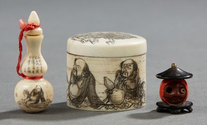 CHINE Petit lot composé d'une boite miniature gravée de personnages et d'un bilboquet...