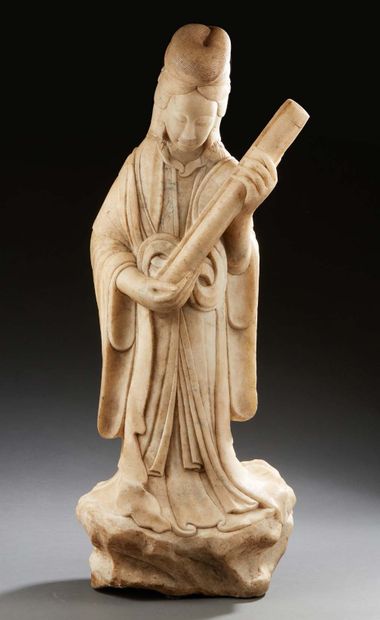 CHINE Grande statuette en pierre sculpté figurant un lettré.
XIXe siècle.
H. : 77...