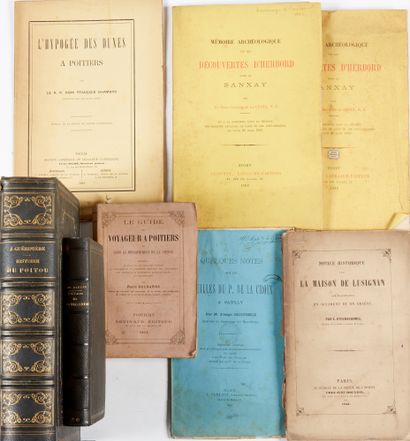[POITOU]. Ensemble de 7 volumes et plaquettes.
- GUERINIÈRE, Joseph. Histoire Générale...