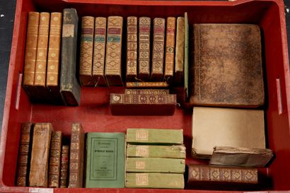 VARIA 
Manette d'environ 25 volumes principalement reliés. XVIIIème - XIXème siè...