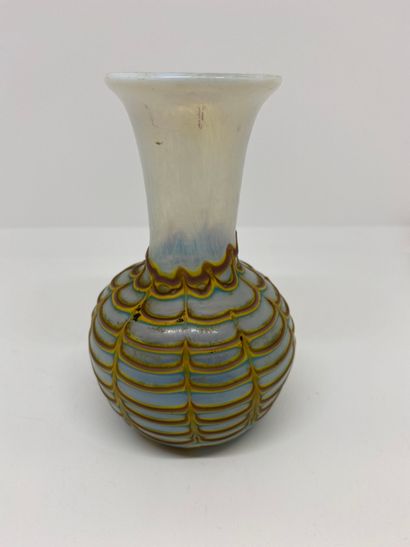 null 
COMPAGNIA DI VENEZIA E MURANO




Petit vase en verre




H. : 13cm
