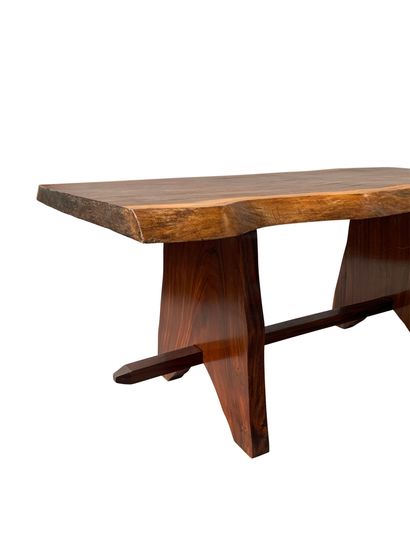 null Table de salle à manger en bois de cocobolo

Vers 1960

H : 79 L : 176 P : 107...