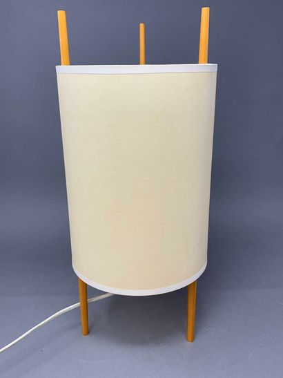 null Isamu NOGUCHI (1904-1988)

Lampe modèle « Cylinder » à montants en bois clair...