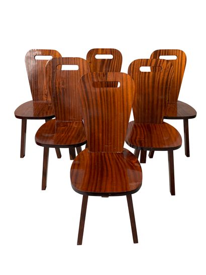 null TRAVAIL 1960-1970

Suite de six chaises reposant sur trois pieds en bois de...