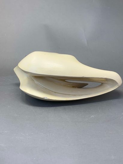 null Dragoljub Milosevic (1939-2019)

Sculpture abstraite en plâtre laquée crème...