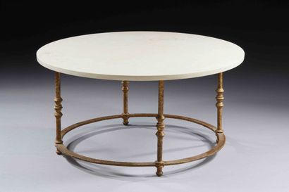 null TRAVAIL MODERNE

Table basse à plateau circulaire en marbre beige reposant sur...