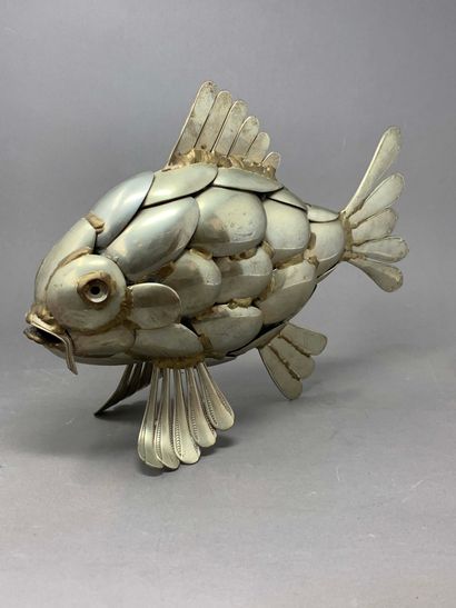 null Travail 1970

Sculpture figurant un poisson en métal argenté en cuillerons et...