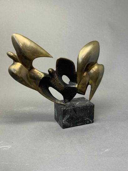 null 
René COUTELLE (1927-2012)




Sculpture en bronze à patine dorée figurant des...