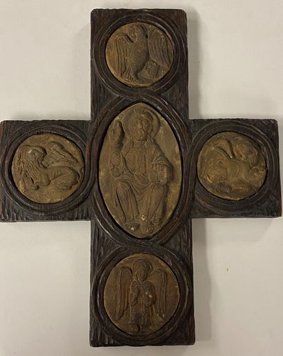 null Croix sculptée à décors en bas relief de Saint Jean Baptiste.

Dim. : 44,5 x...
