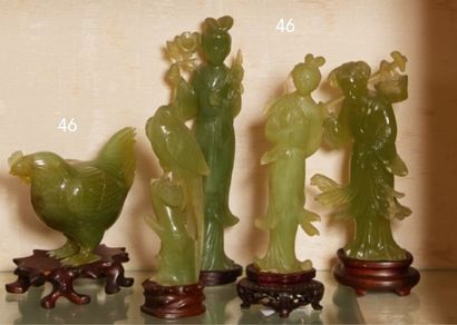 null CHINE - XXe siècle

Cinq statuettes en serpentine, trois femmes debout tenant...