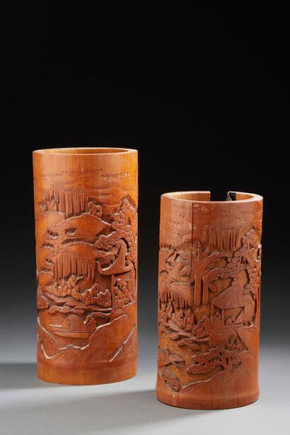 null CHINE – Deux portes pinceaux en bambou sculpté décorés de lettrés et leur pagode...