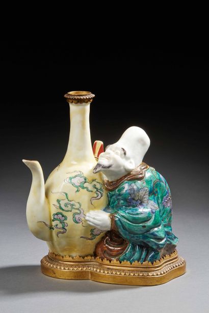 null CHINA


Porcelain group showing a figure (Shoulao) holding an octagonal jug...