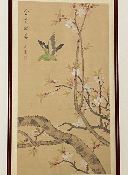 null CHINA


Bird flying between prunus branches. 


Painting on fabric.


Size :...
