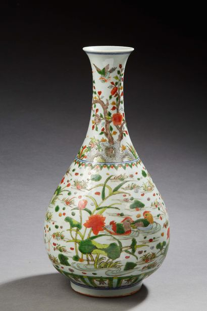 null CHINE - XIXe siècle


Vase en porcelaine à col évasé à décor en émaux polychromes...