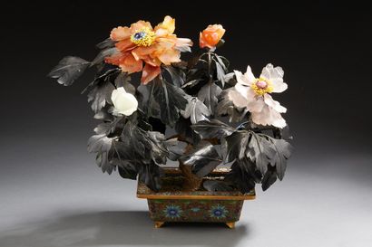 CHINE Rectangular cloisonné bronze planter decorated with flowers and hardstone foliage...