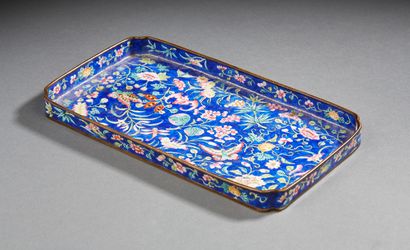 CHINE Small rectangular tray in painted enamel on copper with a blue background decorated...