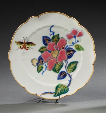 null Porcelain plate with flowers and insects. Hollow mark on the back.
18th / 19th...