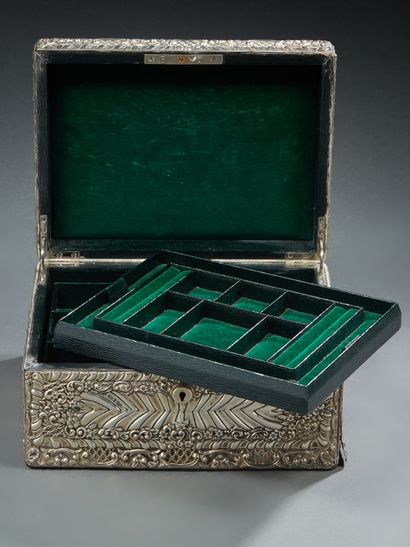 null SMALL JEWELRY CASE in wood entirely covered with silver embossed and chased...