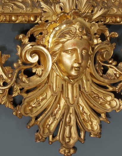 null RARE PAIRE DE MIROIRS au mercure dans leurs cadres richement sculpté et doré...