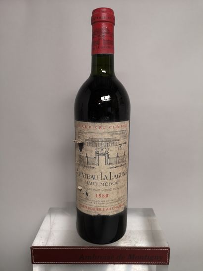 null 1 bouteille Château LA LAGUNE - 3e GCC Haut Médoc 1980 

Etiquette tachée et...