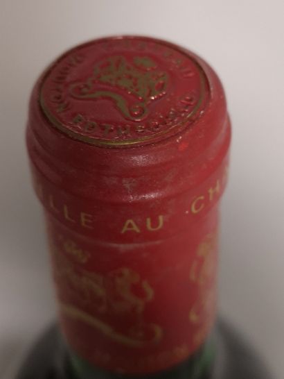 null 1 bouteille Château MOUTON ROTHSCHILD - 1er Gcc Pauillac 1993 

Etiquette f...