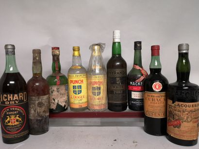null 9 bouteilles ALCOOLS et APERITIFS A VENDRE EN L'ETAT : Porto, Banyuls, Claquesin,...