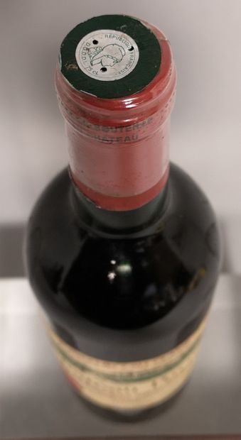 null 1 bouteille Château PAVIE - 1er Grand Crus Classé (A) Saint Emilion 1990 

Etiquette...