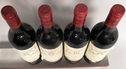 null 4 bouteilles Château LA LAGUNE - 3e GCC Haut Médoc 1986 

Etiquettes tachées...