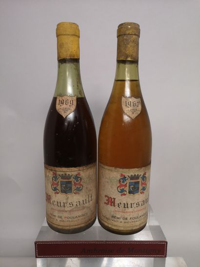 null 2 bouteilles MEURSAULT - Rémi de FOULANGES 1 de 1967 et 1 de 1969 

Etiquettes...
