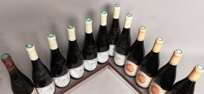 null 12 bouteilles VINS de La LOIRE Dont 8 TOURAINE 2001 et 4 Saint Nicolas de BOURGUEIL...