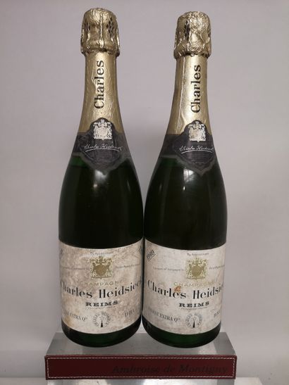 null 2 bouteilles CHAMPAGNE Charles HEIDSIECK 1969

Etiquettes légèrement tachées....