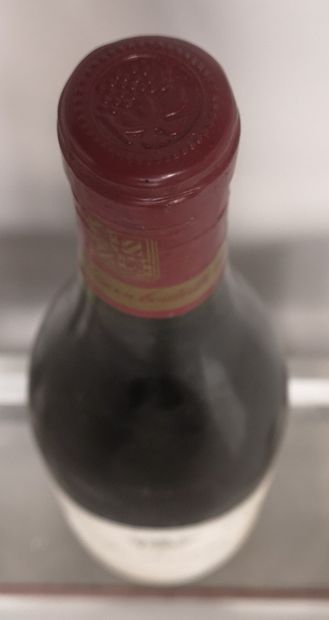 null 1 bouteille VOLNAY - Henri BOILLOT 1985 

Etiquette légèrement tachée et fr...