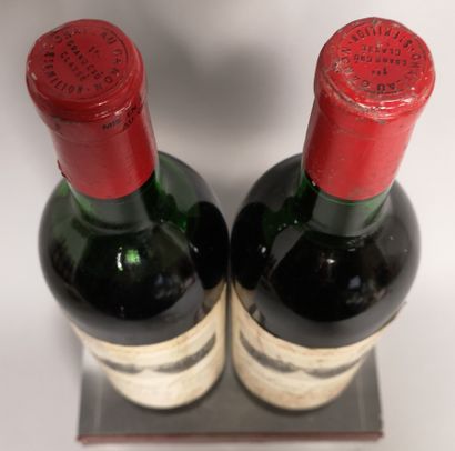 null 2 bouteilles Château CANON - Saint Emilion 1er Grand Cru Classé 1973 

Etiquettes...