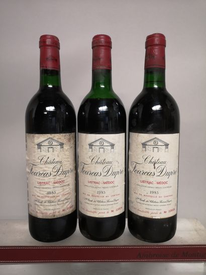 null 3 bouteilles Château FOURCAS DUPRE - Listrac Médoc 1985 

Etiquettes tachées,...