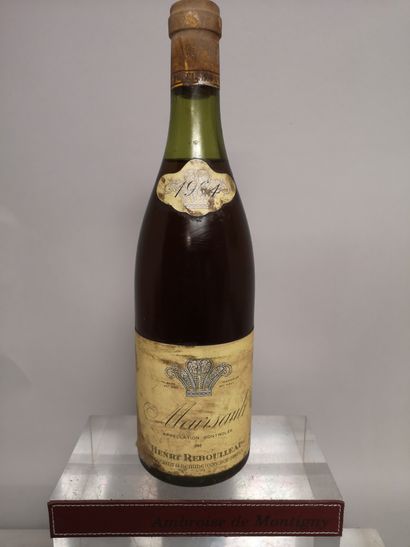null 1 bouteille MEURSAULT - Henri REBOULLEAU 1964 

Etiquette tachée. Niveau 4cm,...