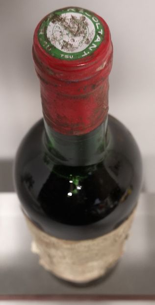 null 1 bouteille Château PICHON LONGUEVILLE au BARON - 2e GCC Pauillac 1974 

Etiquette...