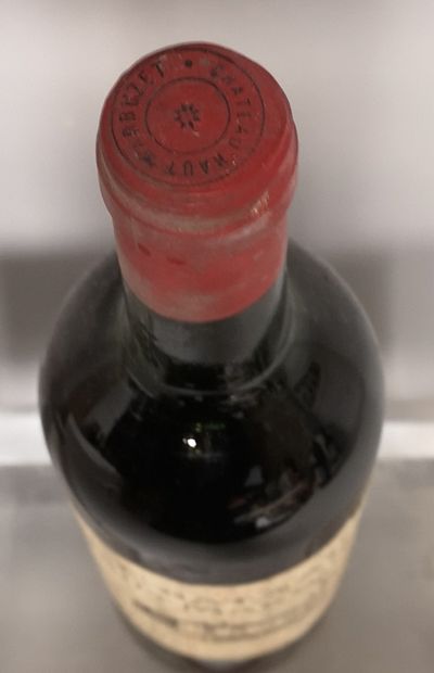 null 1 bouteille Château HAUT MARBUZET - Saint Estèphe 1974 

Étiquette tachée, ...