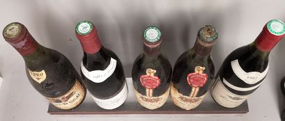 null 
5 bouteilles dont - 1 MERCUREY de 1980 et 1 de 1982, 1 CHOREY BEAUNE 1982 et...