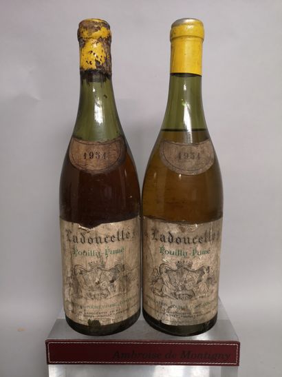 null 2 bouteilles POUILLY FUME - Domaine de LADOUCETTE 1954 

Etiquettes tachées...