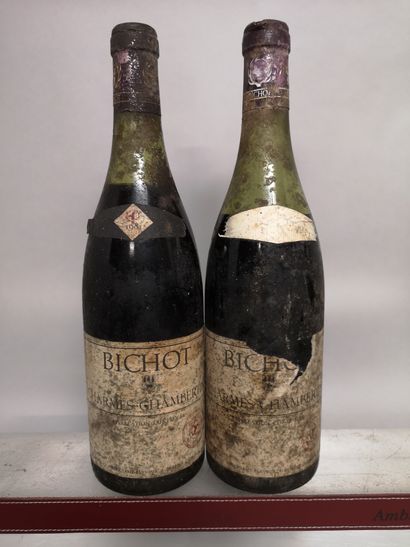null 2 bouteilles CHARMES CHAMBERTIN - A. BICHOT 1981 

Etiquettes tachées et abîmées....