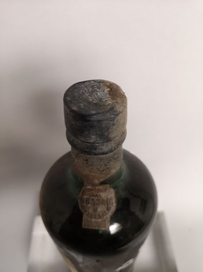 null 1 bouteille PORTO MESSIAS "Colheita" 1965 Embouteillé en 1979 Contre étiquette...