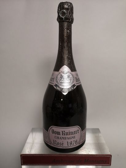 null 1 bouteille CHAMPAGNE DOM RUINART "Rosé" 1976 Belle couleur.