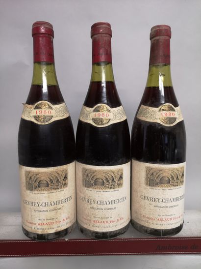 null 3 bouteilles GEVREY CHAMBERTIN - Domaine ARLAUD 1980 

Etiquettes légèrement...