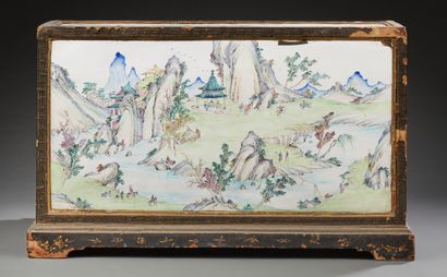 CHINE Exceptional and rare sloping traveller's writing case opening to a drawer in...