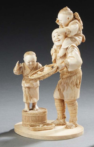 JAPON Beautiful carved ivory okimono representing a fisherman standing on a terrace,...